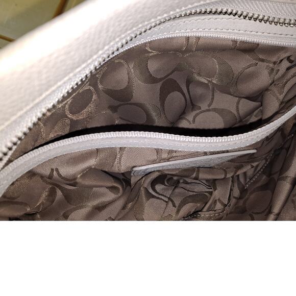 Coach Hobo Beige Leather Shoulder Handbag F21088 - Picture 6 of 6